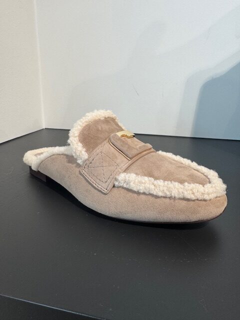 LOLACRUZ LOAFER TAUPE €210,-